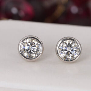 Certified 2.0 ct Round Brilliant Cut Moissanite Stud Earrings 925 Sterling NWT